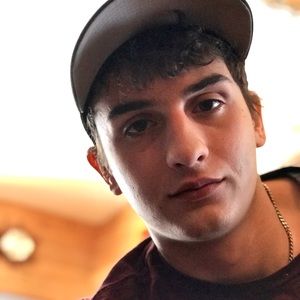 Meet your Posher, Levi